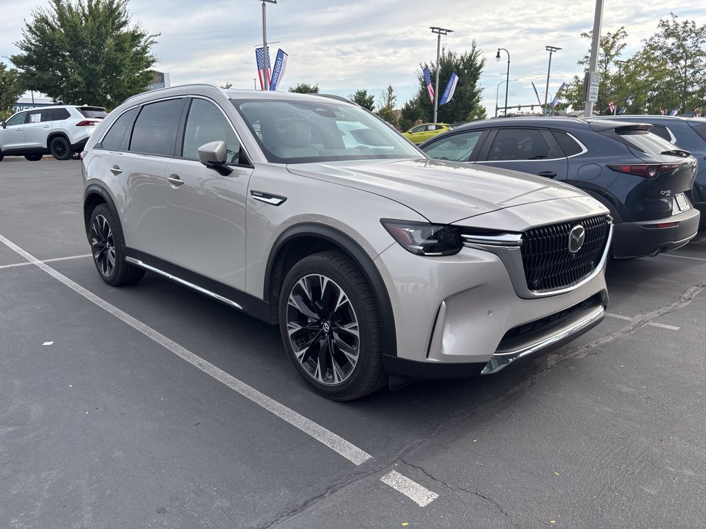 Used 2024 MAZDA CX-90 Plug-In Hybrid w/ Premium Plus AWD/4WD image 4