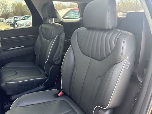 Used 2024 Hyundai Palisade Limited image 9