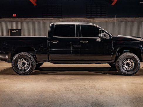 Used 2018 Chevrolet Silverado 1500 LTZ Z71 w/ LTZ Plus Package image 10