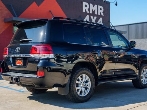 Used 2021 Toyota Land Cruiser image 5
