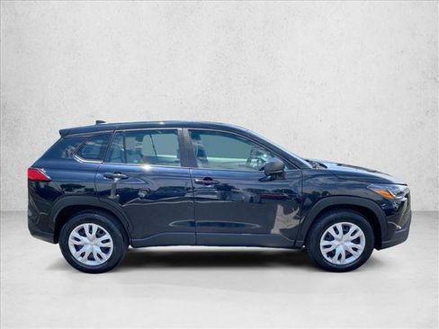 Used 2024 Toyota Corolla Cross L FWD image 4