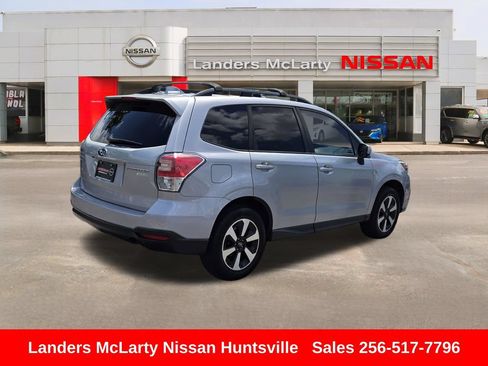 Used 2017 Subaru Forester 2.5i Premium w/ All-Weather Package AWD/4WD image 3