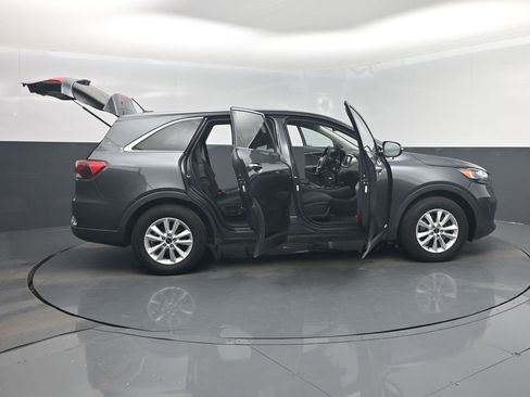 Used 2020 Kia Sorento LX image 60