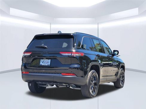 New 2026 Jeep Grand Cherokee Altitude AWD/4WD image 4