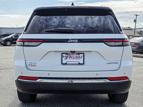 Used 2022 Jeep Grand Cherokee Limited AWD/4WD image 9