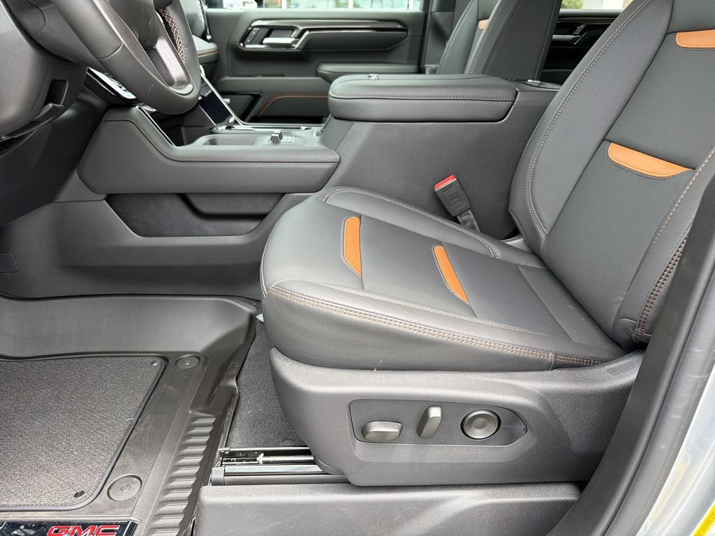 New 2026 GMC Sierra 2500 AT4 w/ LPO, Black Badging Package AWD/4WD image 16