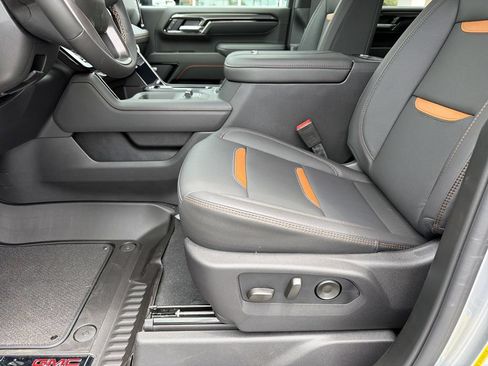 New 2026 GMC Sierra 2500 AT4 w/ LPO, Black Badging Package AWD/4WD image 16