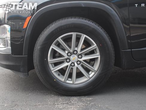 Used 2023 Chevrolet Traverse LT w/ Rear Camera Mirror Package AWD/4WD image 33