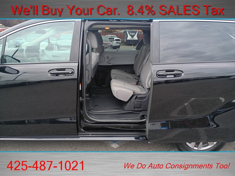 Used 2025 Toyota Sienna LE FWD image 14