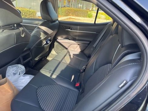 Used 2020 Toyota Camry SE image 19