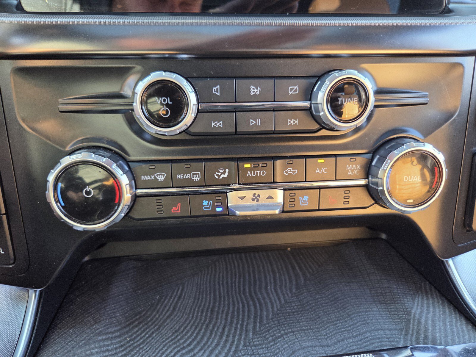 Used 2023 Ford F150 Platinum w/ Equipment Group 701A High AWD/4WD image 25
