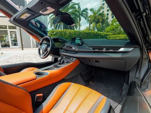 Used 2019 BMW i8 Roadster AWD/4WD image 82
