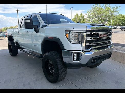 Used 2020 GMC Sierra 2500 SLE w/ SLE Convenience Package AWD/4WD image 2