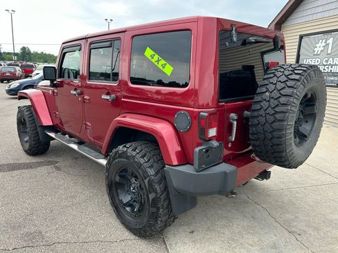 Used 2012 Jeep Wrangler Unlimited Sahara AWD/4WD image 7