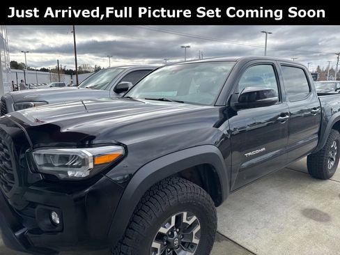 Used 2021 Toyota Tacoma TRD Off-Road w/ TRD Premium Off Road Package image 1