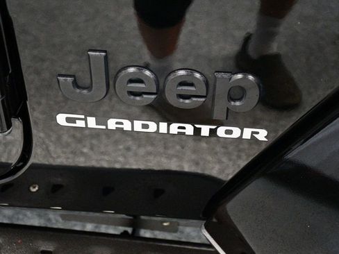 Used 2022 Jeep Gladiator Overland AWD/4WD image 27