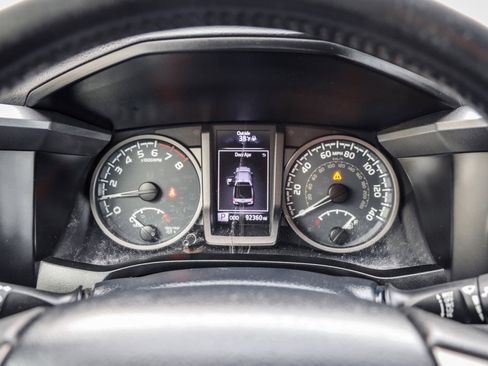 Used 2019 Toyota Tacoma TRD Off-Road image 17