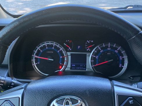 Used 2016 Toyota 4Runner Limited AWD/4WD image 23