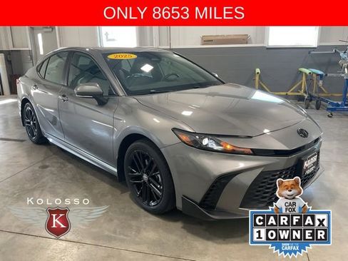 Used 2025 Toyota Camry SE w/ Convenience Package AWD/4WD image 1