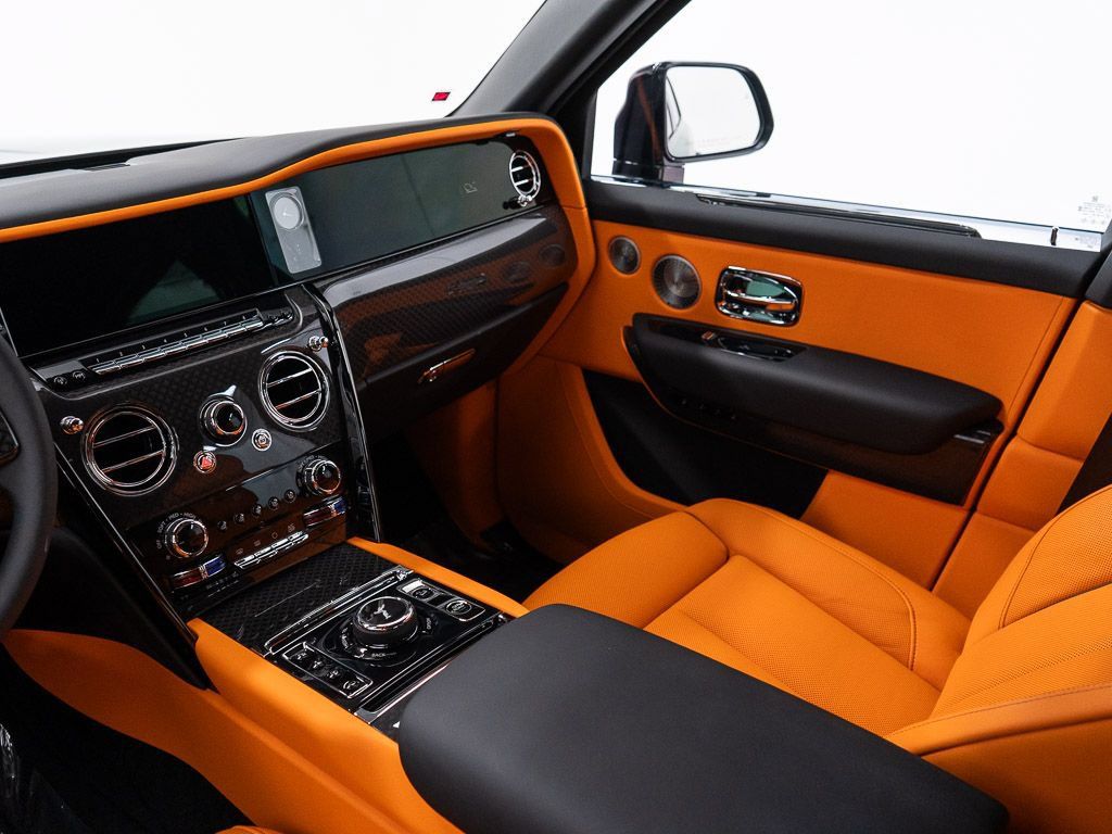 New 2027 Rolls-Royce Cullinan Black Badge AWD/4WD image 36