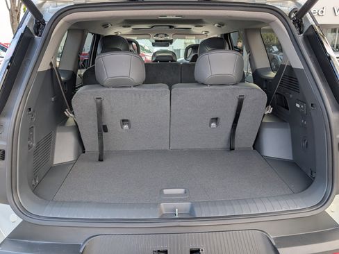 Used 2026 Kia EV9 Wind image 15