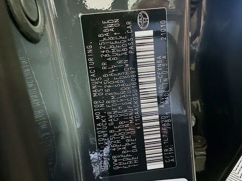 Certified 2025 Toyota Camry LE image 29