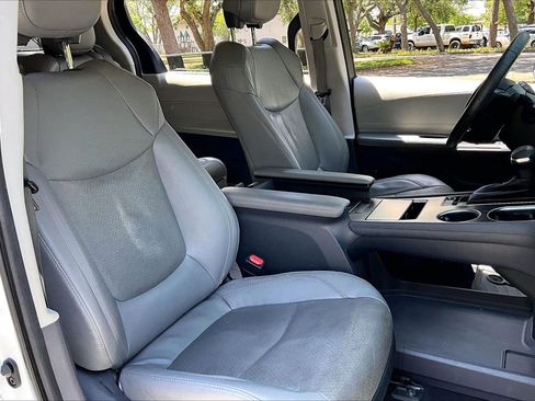 Used 2022 Toyota Sienna Limited AWD/4WD image 29