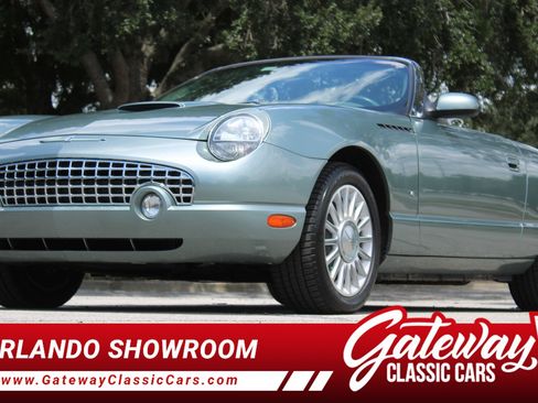 Used 2004 Ford Thunderbird Pacific Coast RWD image 1