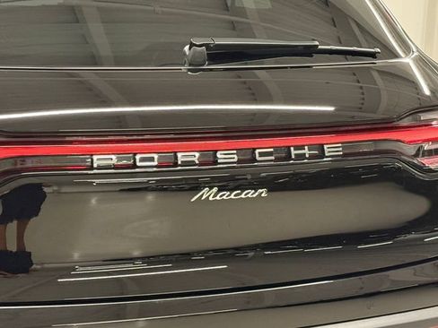 Certified 2026 Porsche Macan AWD/4WD image 12