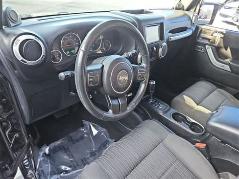 Used 2012 Jeep Wrangler Unlimited Sahara image 10