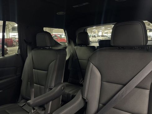 New 2026 Chevrolet Traverse LT w/ Driver Confidence Package AWD/4WD image 19