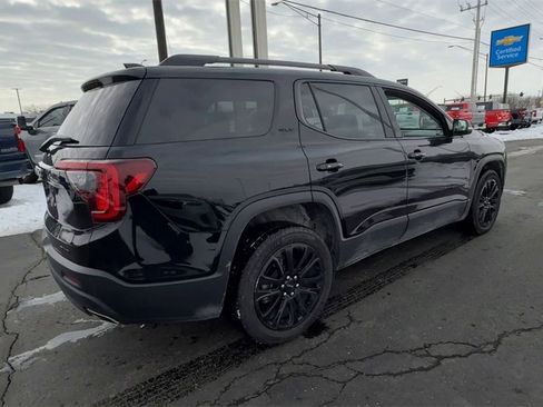 Used 2023 GMC Acadia SLT w/ Elevation Edition image 8