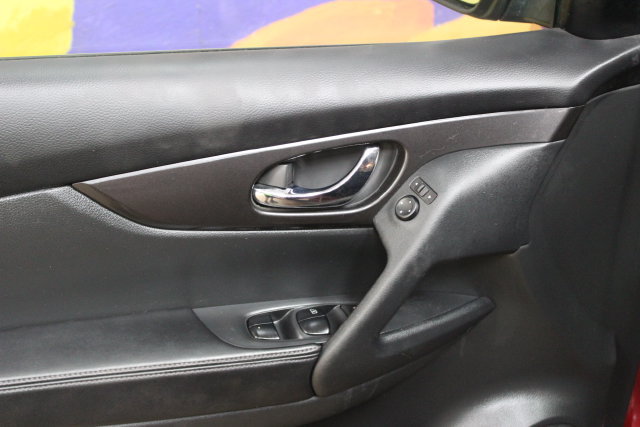 Used 2020 Nissan Rogue SV AWD/4WD image 13