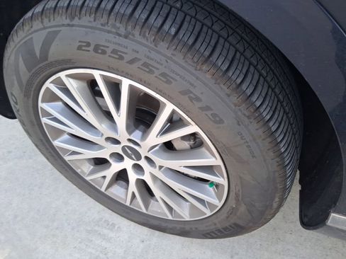 Certified 2025 Genesis GV80 2.5T Standard image 12