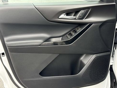 New 2026 Chevrolet Equinox LT AWD/4WD image 8