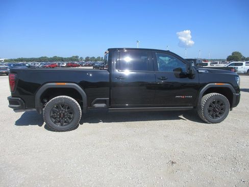 New 2026 GMC Sierra 2500 AT4 w/ AT4 Premium Plus Package AWD/4WD image 3