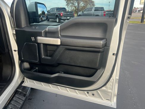 Used 2019 Ford F150 Lariat image 16