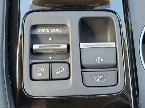 Used 2025 Honda Pilot Elite image 36