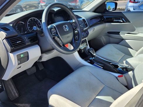 Used 2017 Honda Accord LX image 8
