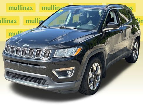 Used 2018 Jeep Compass Limited w/ Safe & Security Group FWD image 15