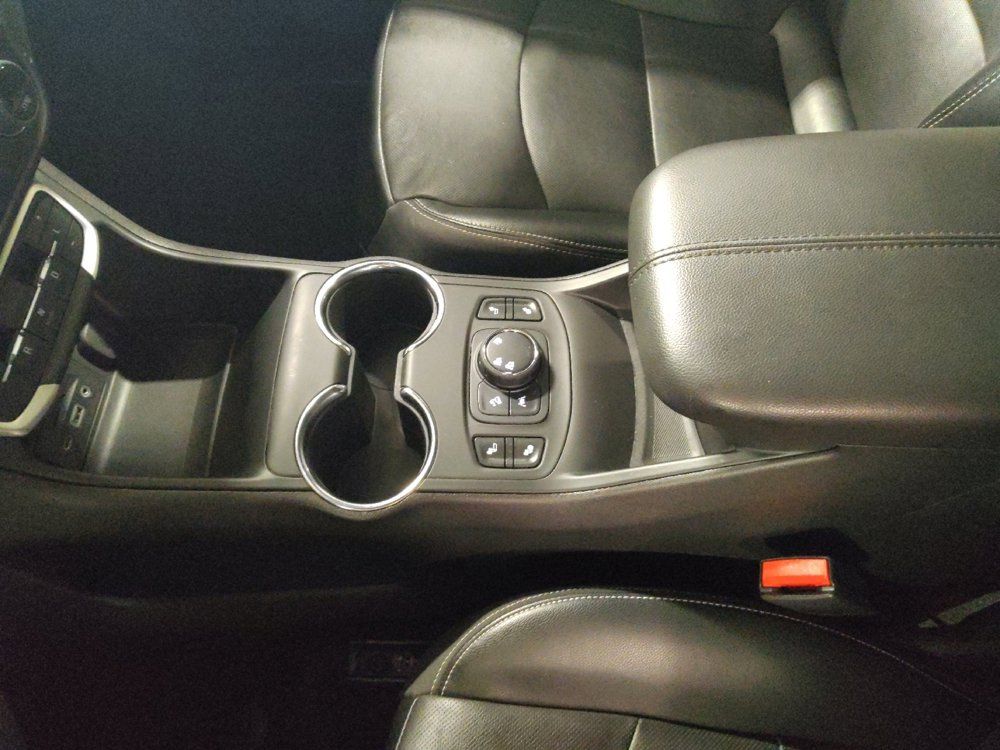 Used 2024 GMC Terrain SLT AWD/4WD image 26