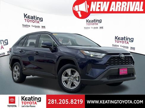 Used 2025 Toyota RAV4 XLE image 1