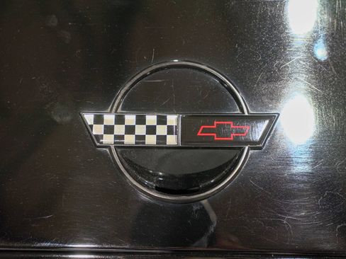 Used 1991 Chevrolet Corvette Coupe RWD image 23