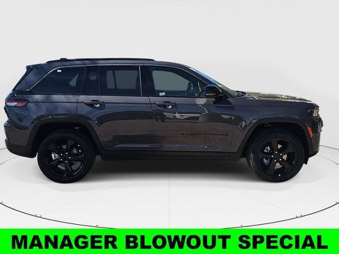New 2026 Jeep Grand Cherokee Limited w/ Limited Altitude Package AWD/4WD image 2