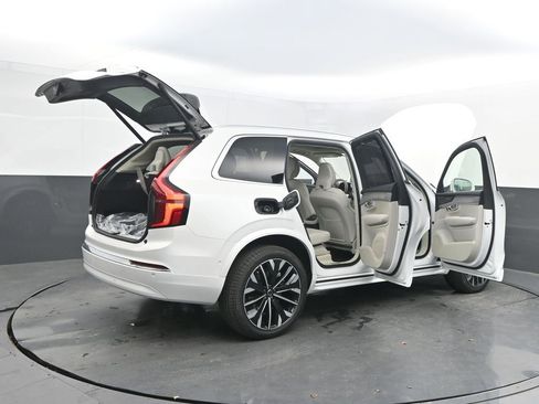 New 2026 Volvo XC90 B6 Ultra w/ Protection Package image 38