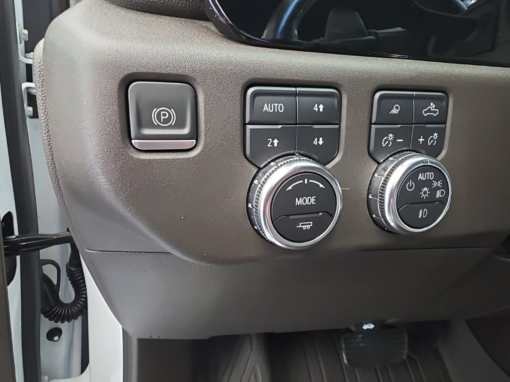 Used 2023 GMC Sierra 1500 SLT w/ SLT Premium Package AWD/4WD image 40