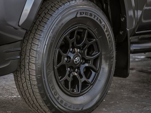 Used 2021 Toyota Tacoma SR5 image 4