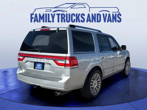 Used 2017 Lincoln Navigator Select AWD/4WD image 5