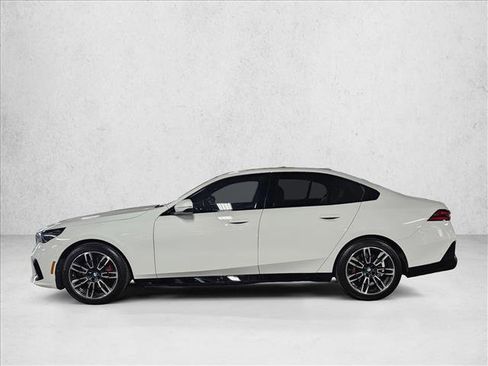 Used 2024 BMW 530i w/ M Sport Package image 9