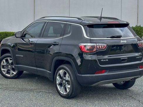 Used 2017 Jeep Compass Limited w/ Navigation Group AWD/4WD image 11